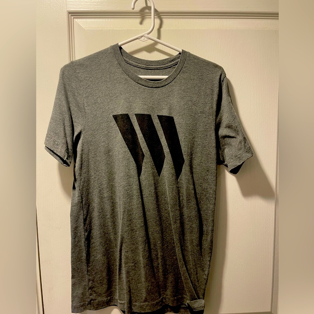 Gym t-shirt grey. Fits great
